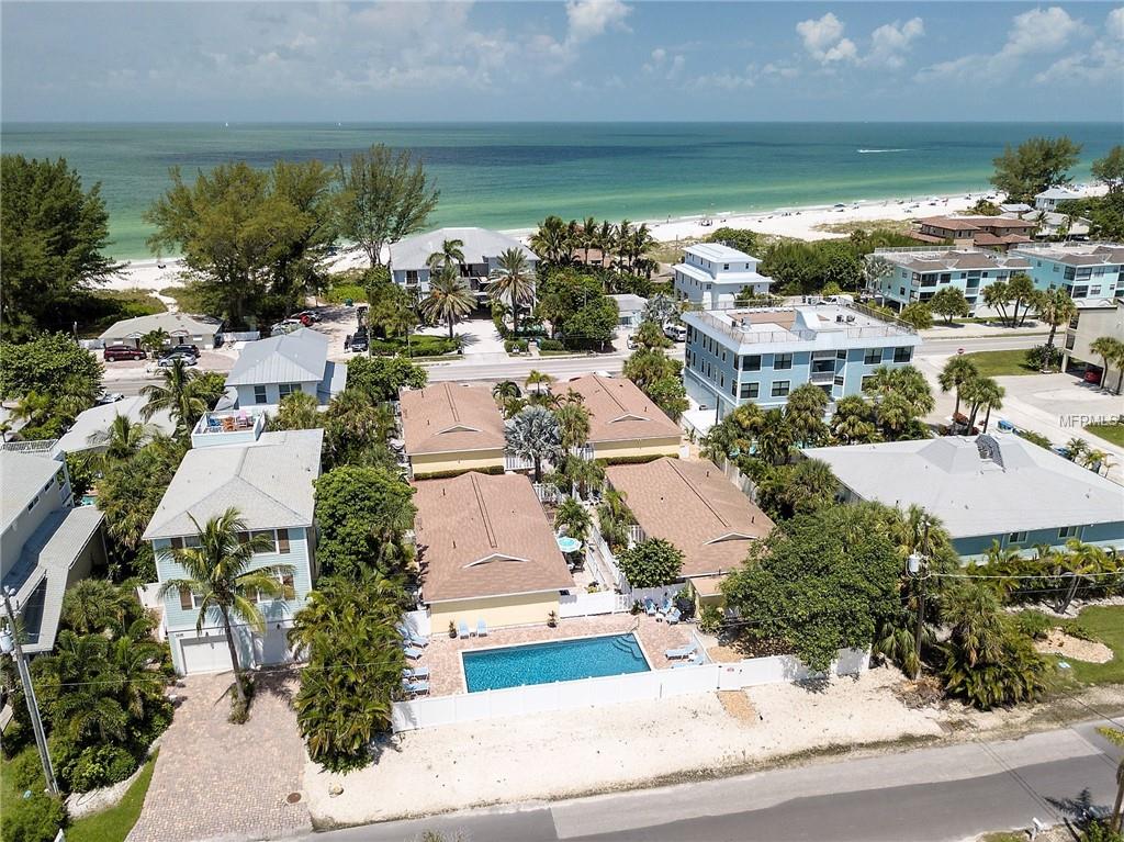 Rental Sleeps Four Shared Pool and Super Close to Beach Rental Sleeps Four Shared Pool and Super Close to Beach